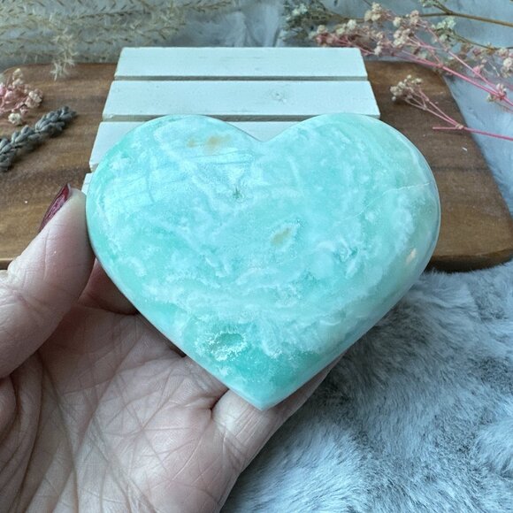 Gorgeous Caribbean Calcite Heart Carving - Picture 2 of 6